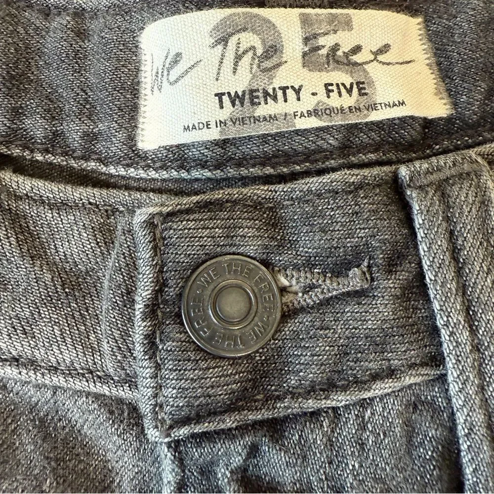 Free People Women’s Button Fly Black Distressed Hotpants Short Shorts‎ Size 25